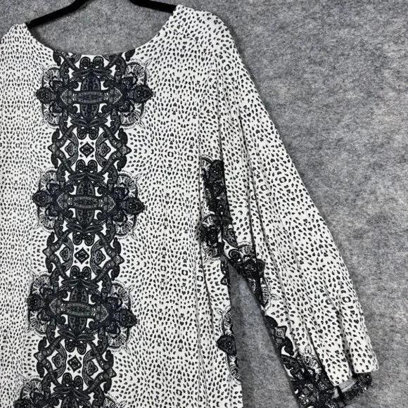 Rose & Olive Women's Boho Paisley Print Rayon Blend Lace Trim Top Size 3X - Picture 12 of 15